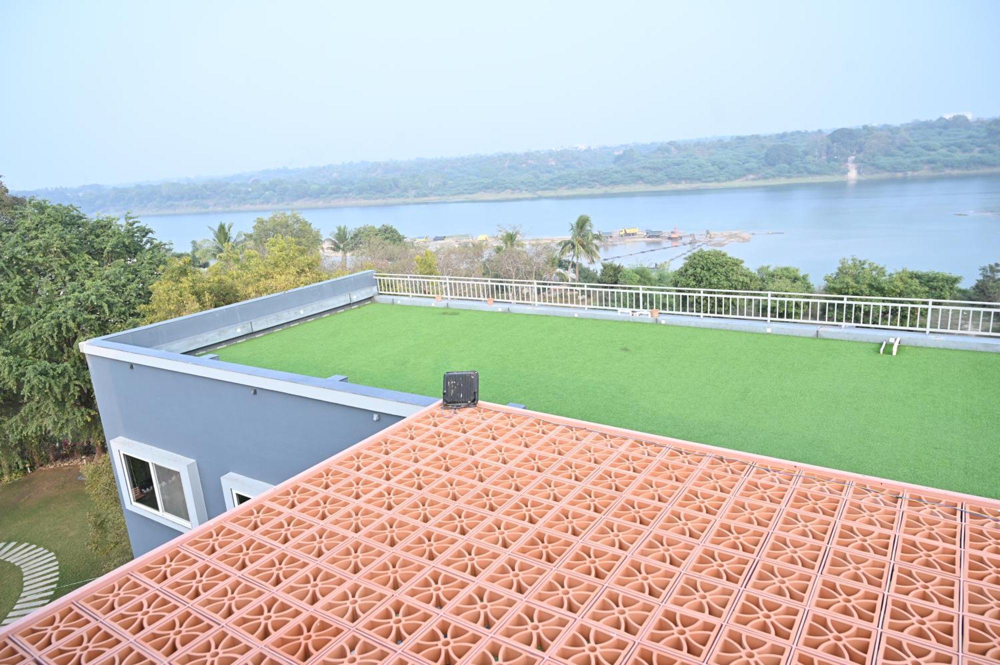 Krishna Riverside Resort Vasad Exterior photo