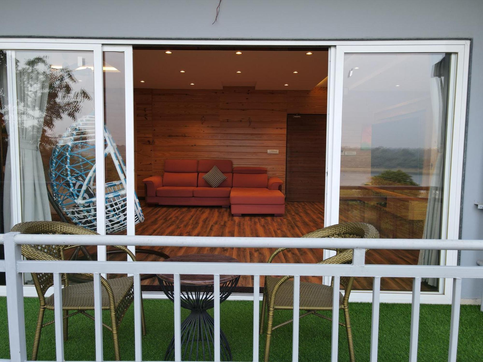 Krishna Riverside Resort Vasad Exterior photo