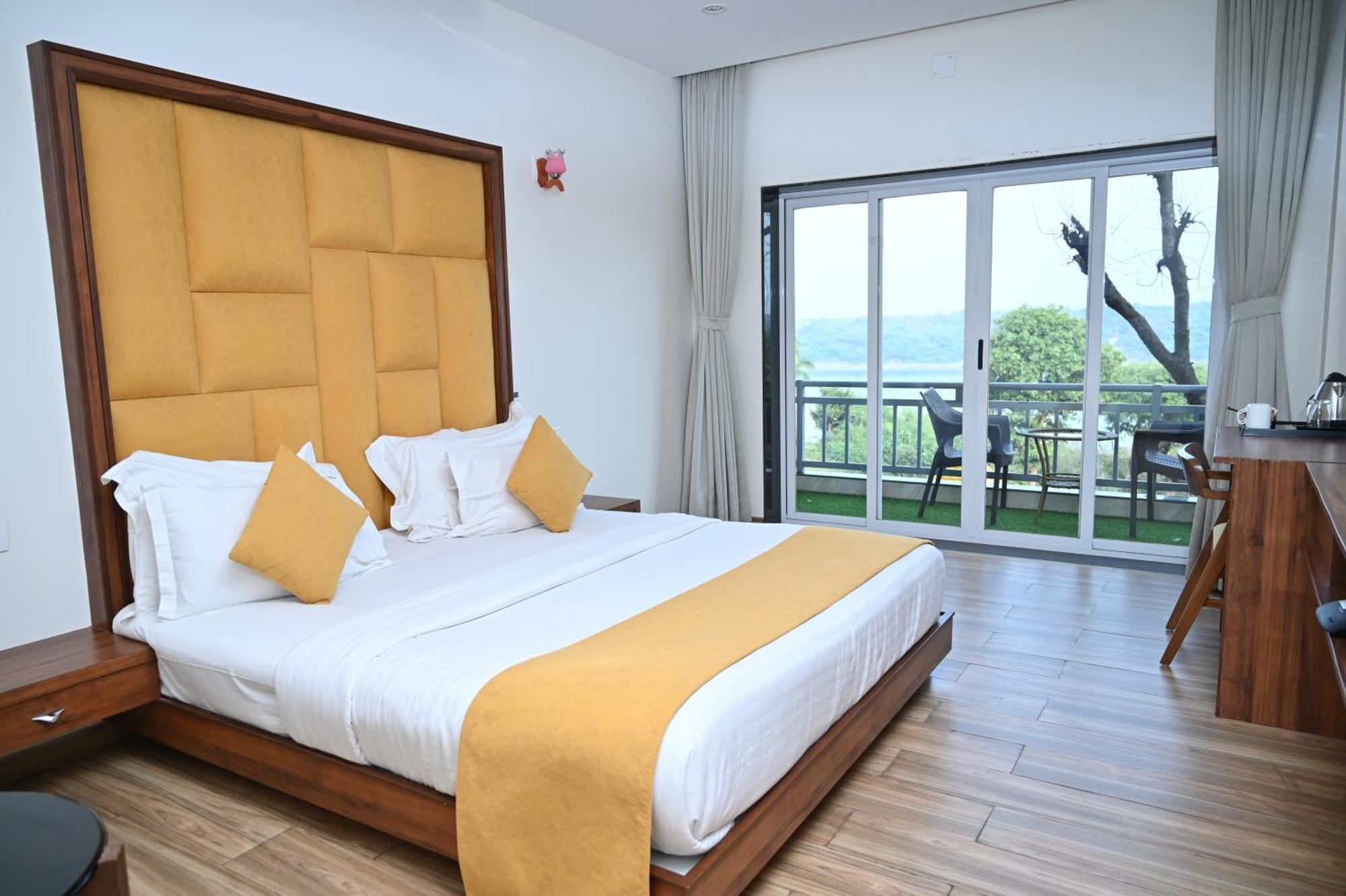 Krishna Riverside Resort Vasad Exterior photo